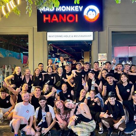 Mad Monkey Hanoi Hostel Экстерьер фото