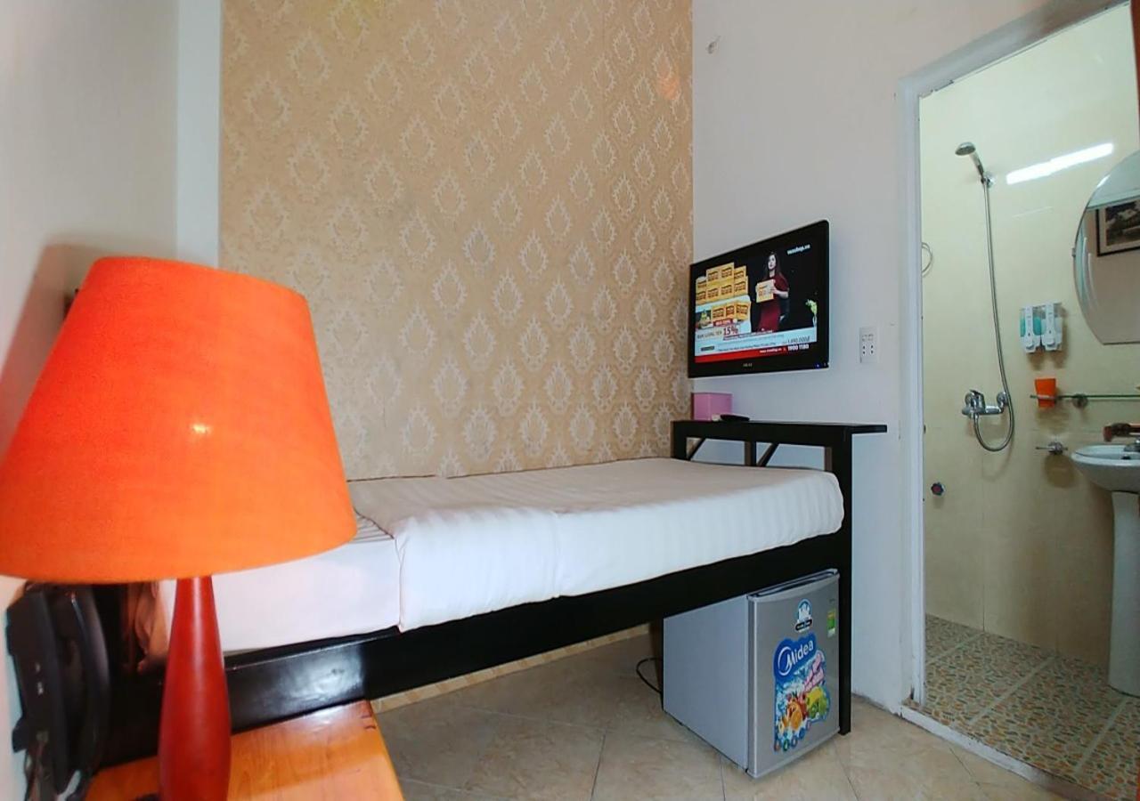 Mad Monkey Hanoi Hostel Экстерьер фото