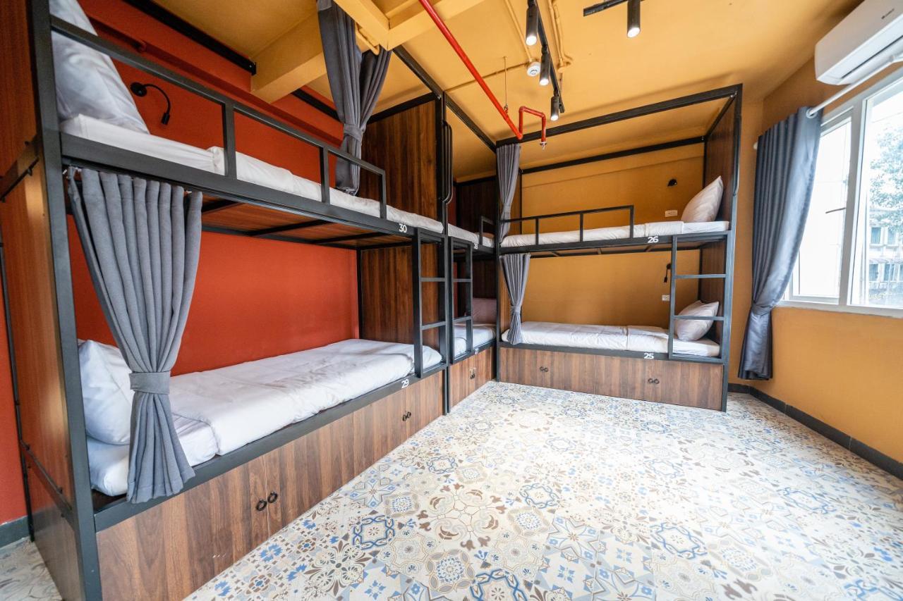 Mad Monkey Hanoi Hostel Экстерьер фото