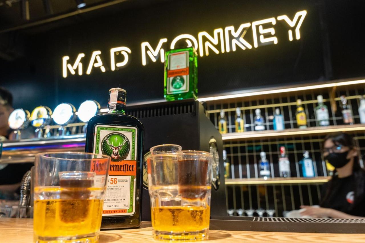 Mad Monkey Hanoi Hostel Экстерьер фото