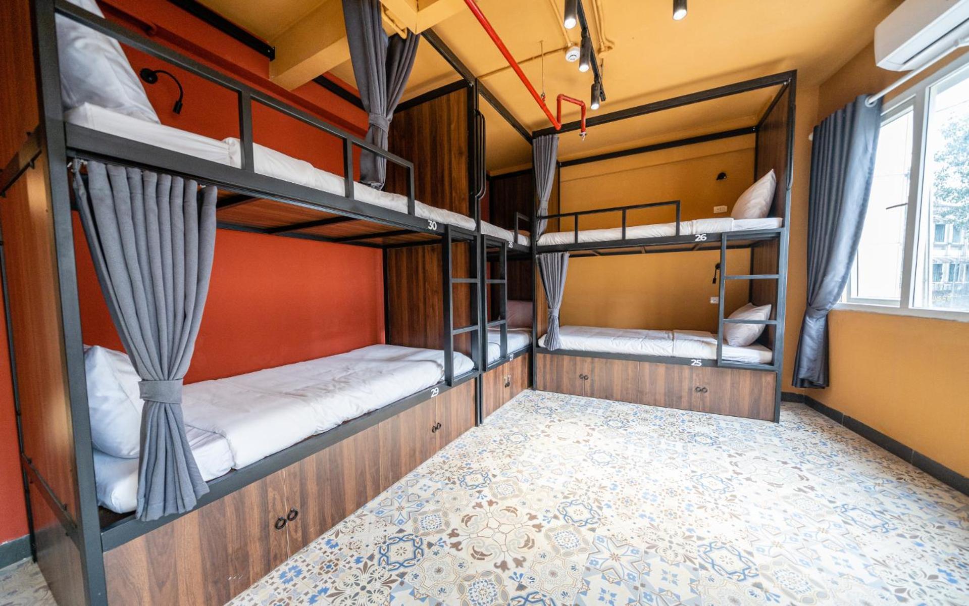 Mad Monkey Hanoi Hostel Экстерьер фото