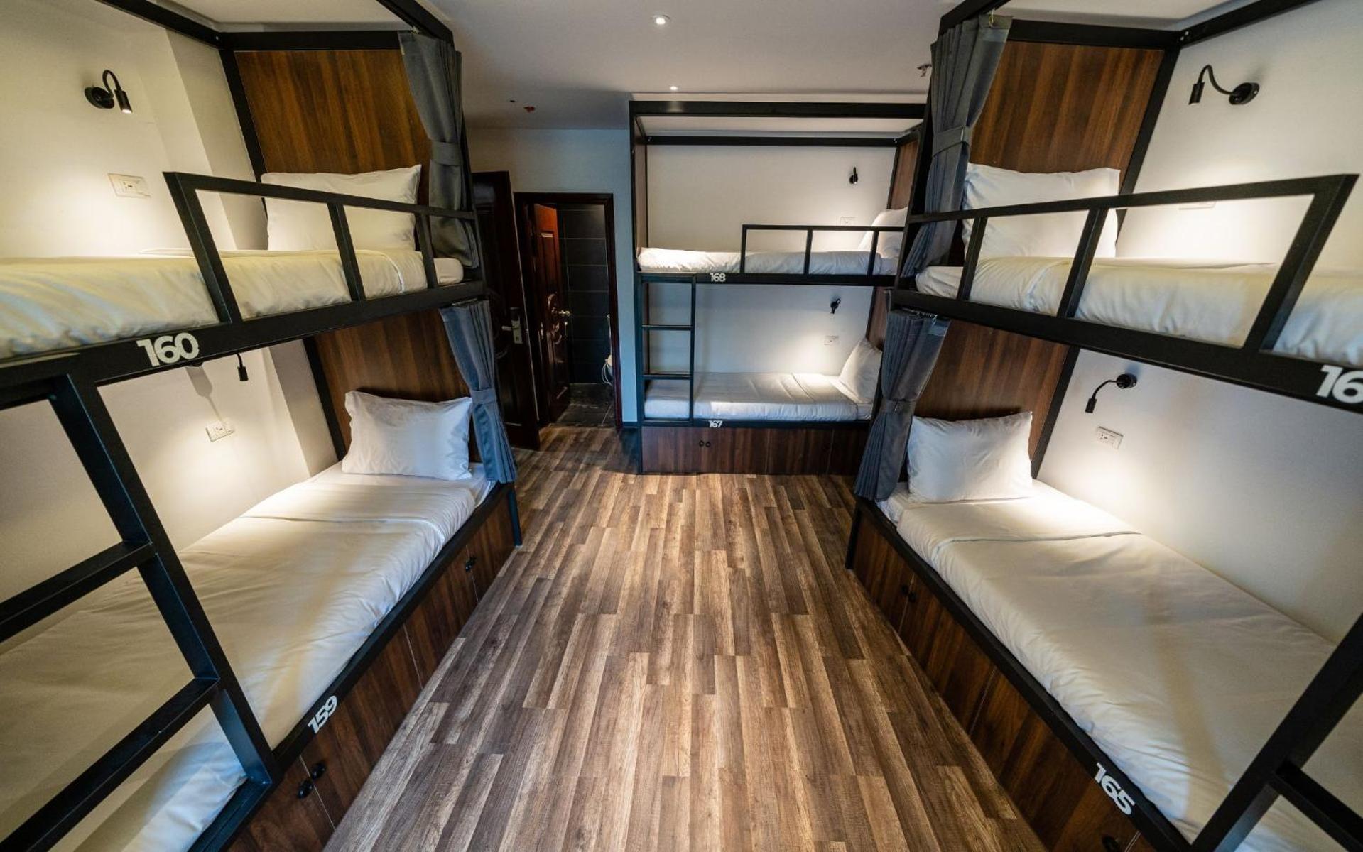 Mad Monkey Hanoi Hostel Экстерьер фото