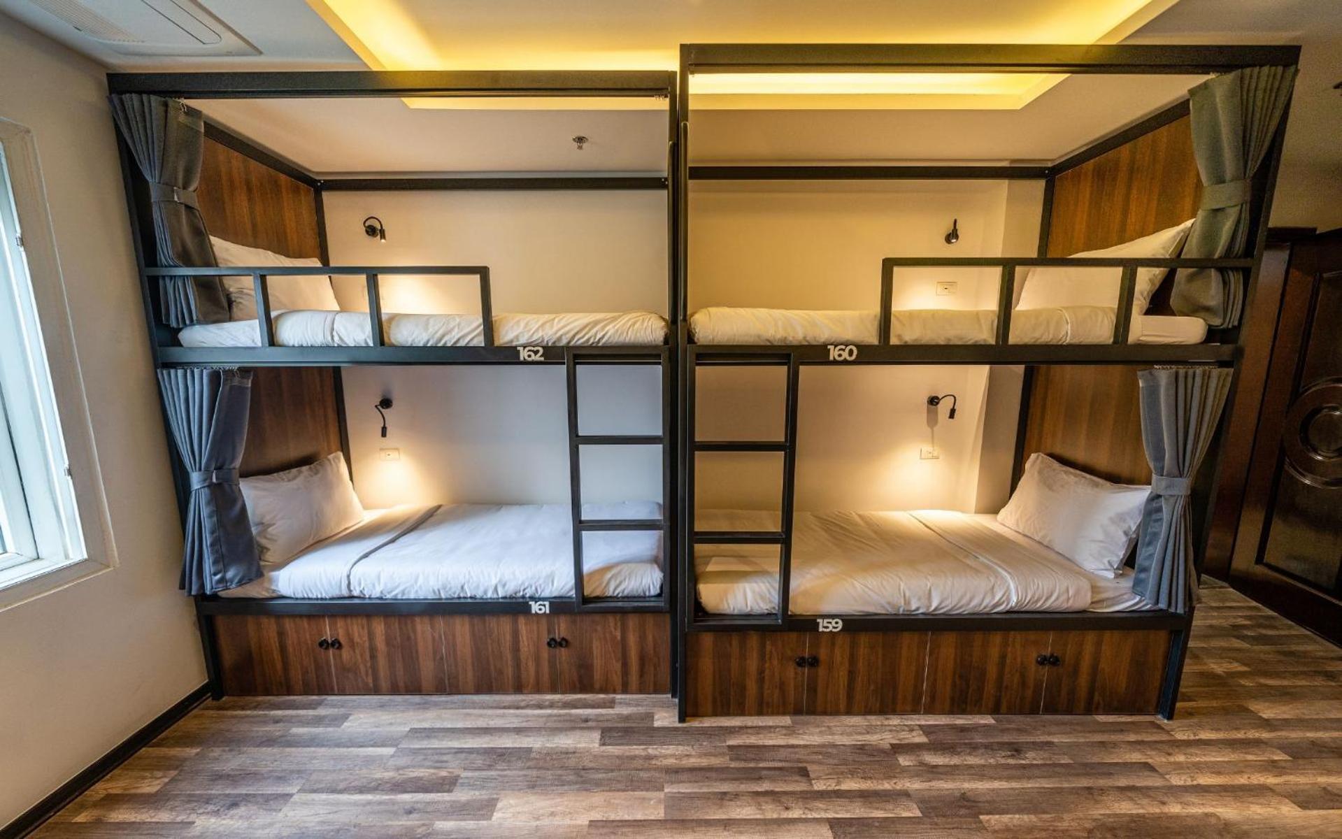 Mad Monkey Hanoi Hostel Экстерьер фото