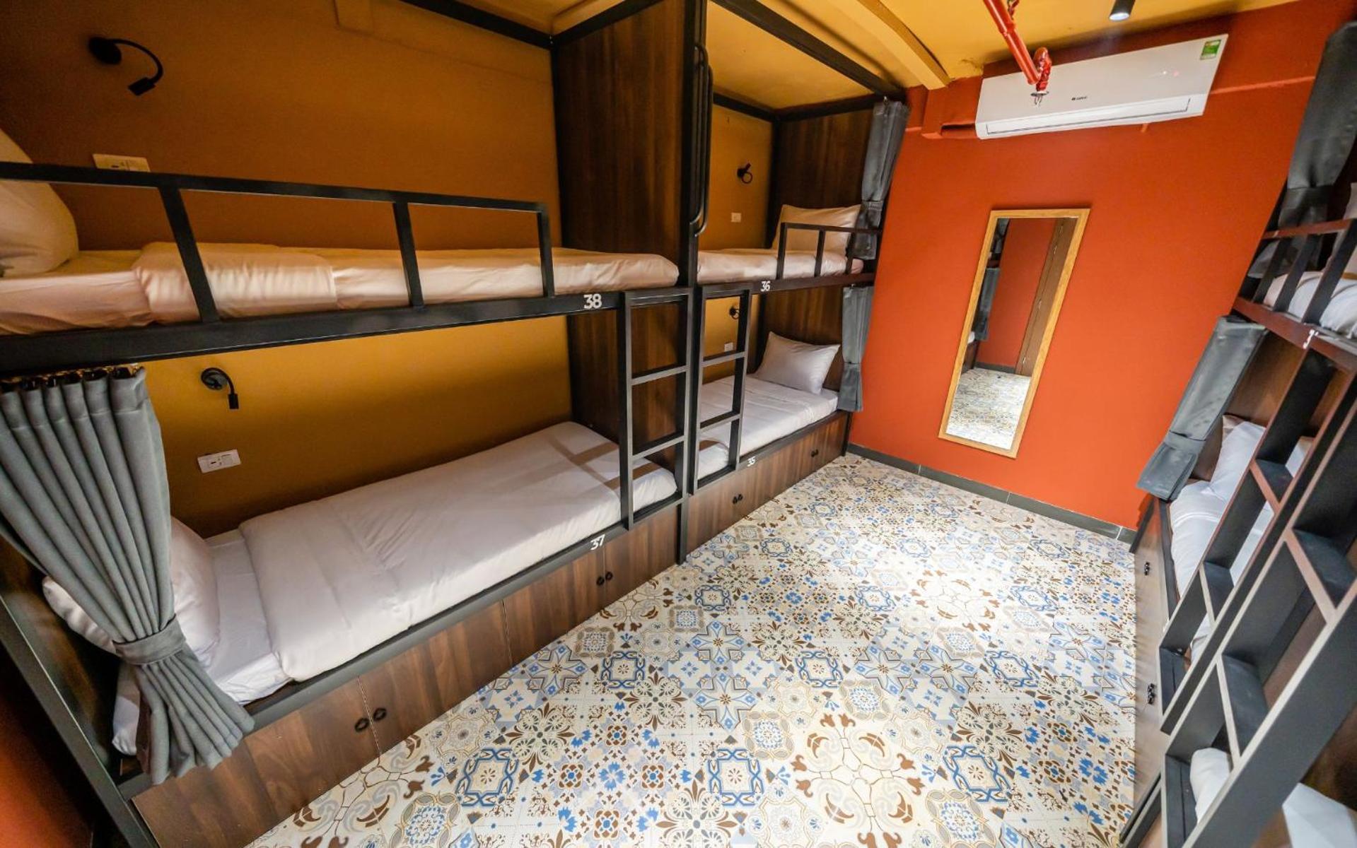 Mad Monkey Hanoi Hostel Экстерьер фото