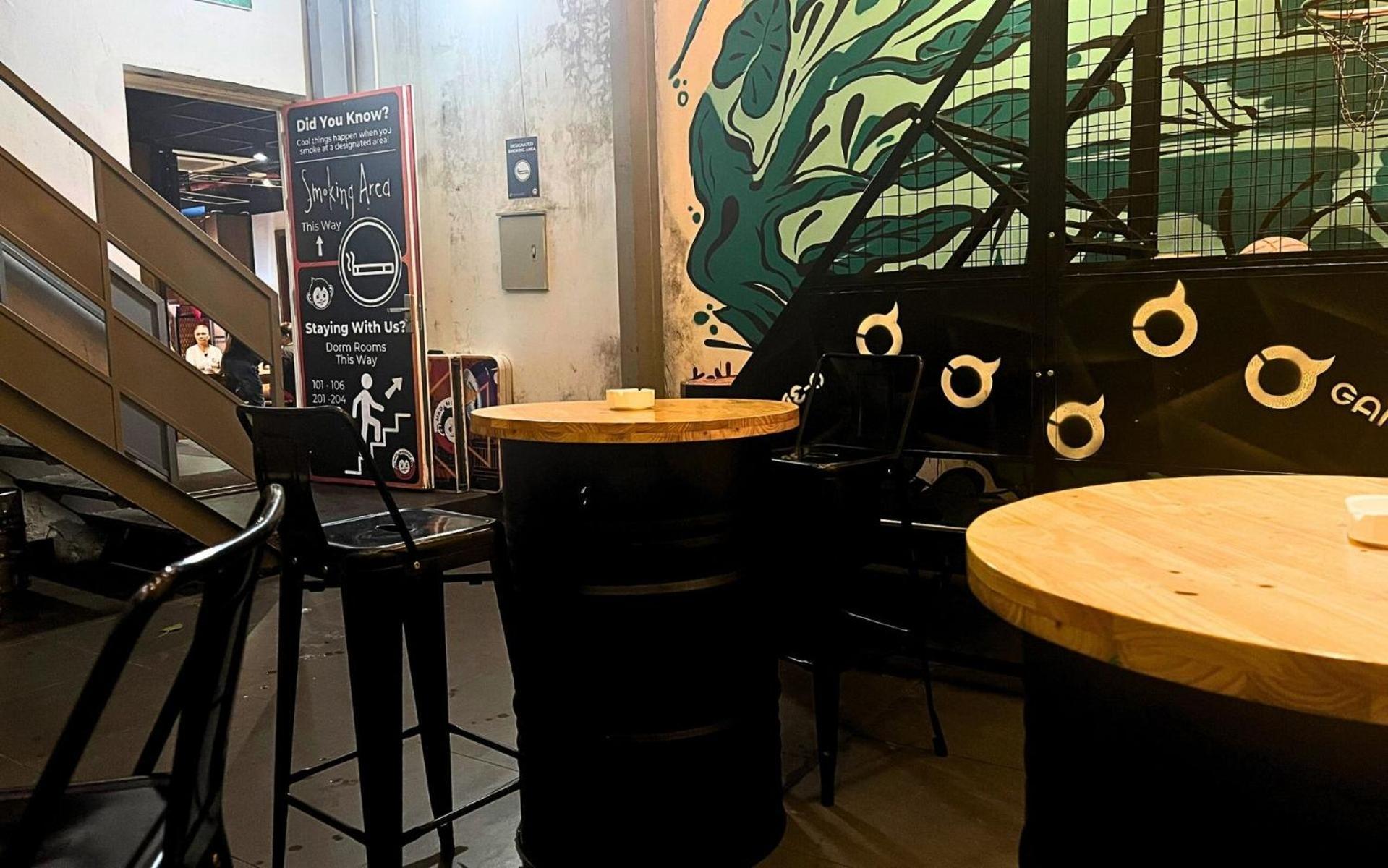 Mad Monkey Hanoi Hostel Экстерьер фото